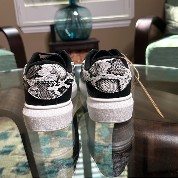 Seven7 footwear Miki Sneakers, varied sizes, Black/snake, various sizes 6-8 new! - Picture 3 of 12